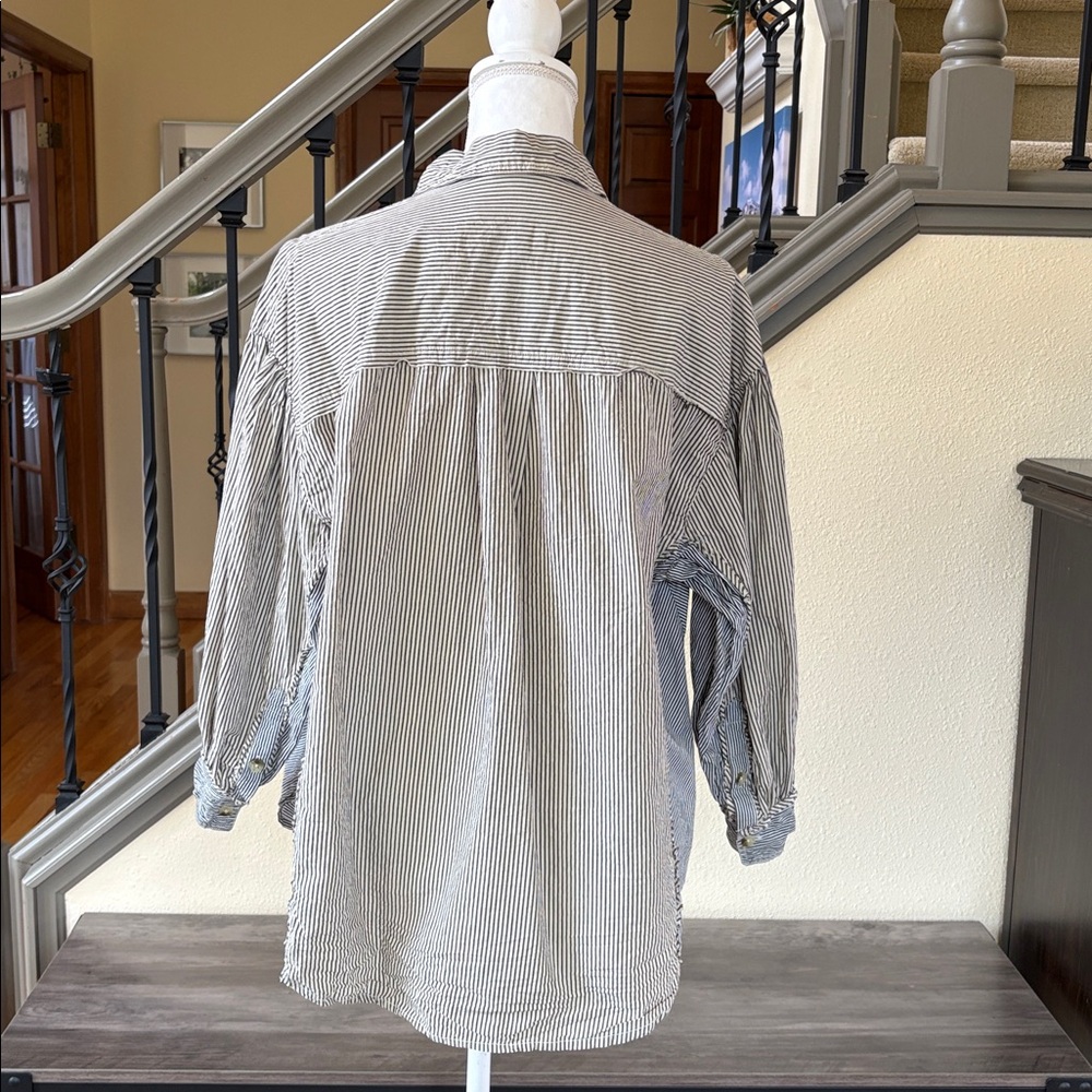 We The Free Happy Hour Oxford Buttondown Size XS - Picture 10 of 16